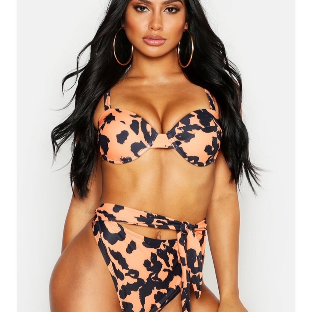 Boohoo Size 8 High-Waisted Leopard print bikini